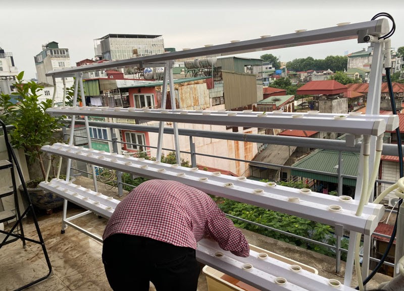 Kiểm tra lượng nước ở trong ống